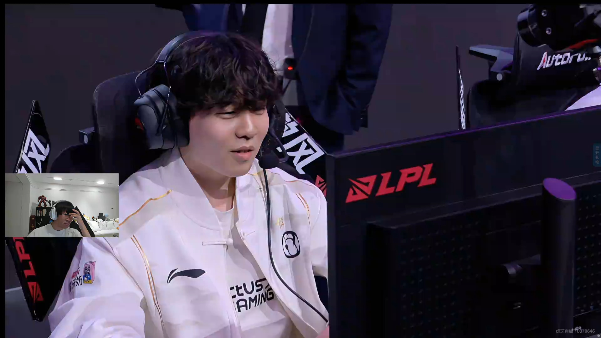 爱游戏手机版-Ning在巴塞罗那比赛中晋级下一阶段，重返赛场引发热议！赛场气氛高涨(2025lpl赛事比赛规则详细)