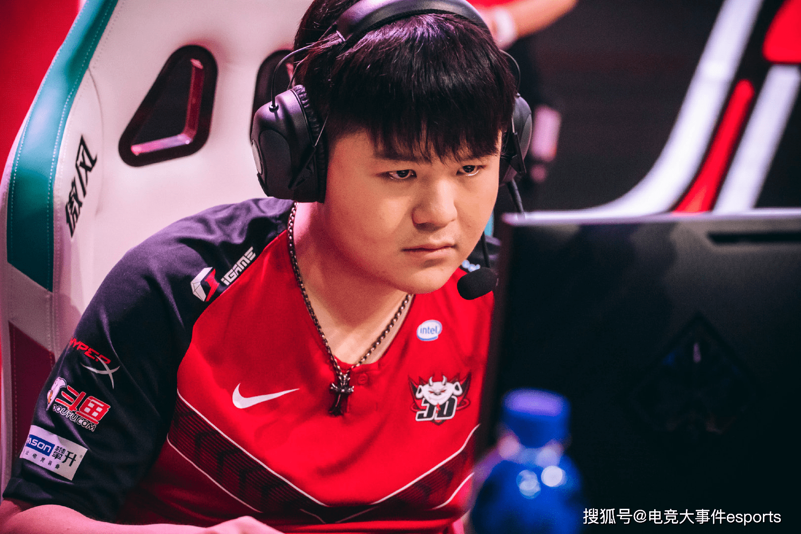 爱游戏手机版-最后时刻胜出引爆全场！，TheShy意外战胜勇士热度持续攀升(theshy精彩比赛)