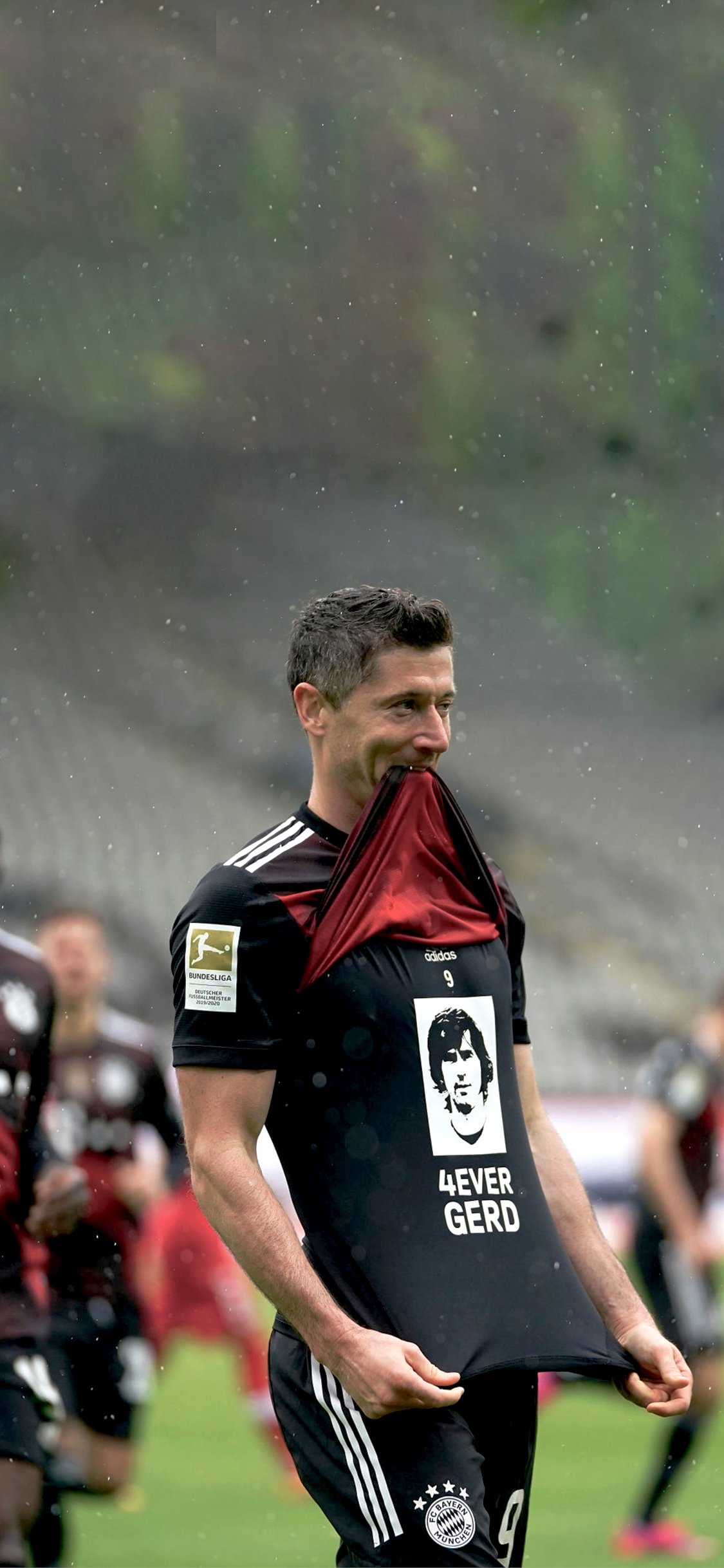 爱游戏体育app下载-包含莱万多夫斯基连续二十场比赛得分超过反败为胜，拜仁不断突破！上演精彩一战的词条