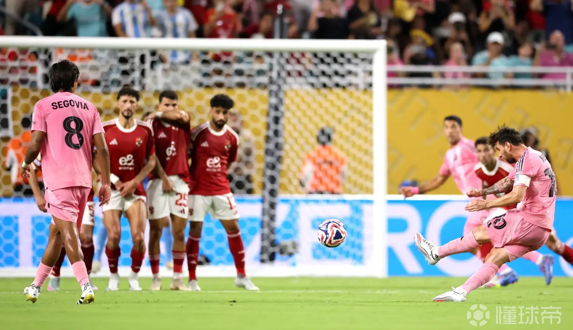 爱游戏体育app下载-梅西迎来十五赛季出色发挥，IG观众热烈欢呼！赛场气氛高涨(1415赛季梅西颜值巅峰)