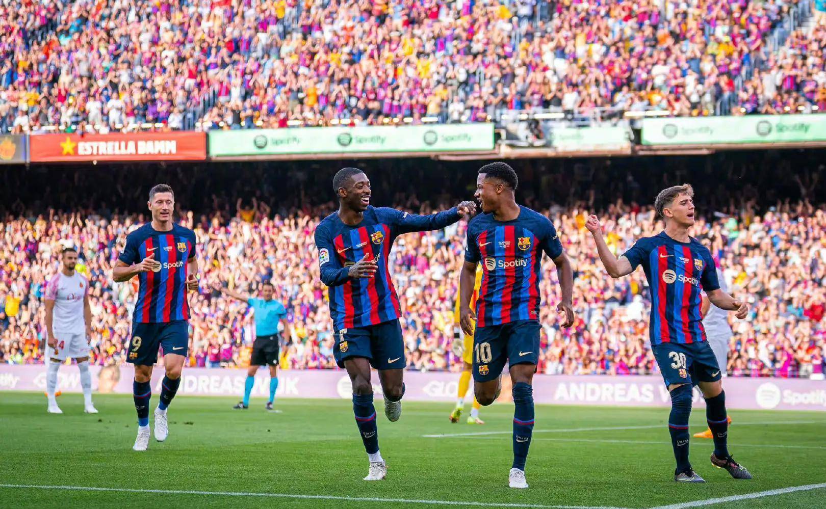 AYX爱游戏中国-莱万多夫斯基什么水平