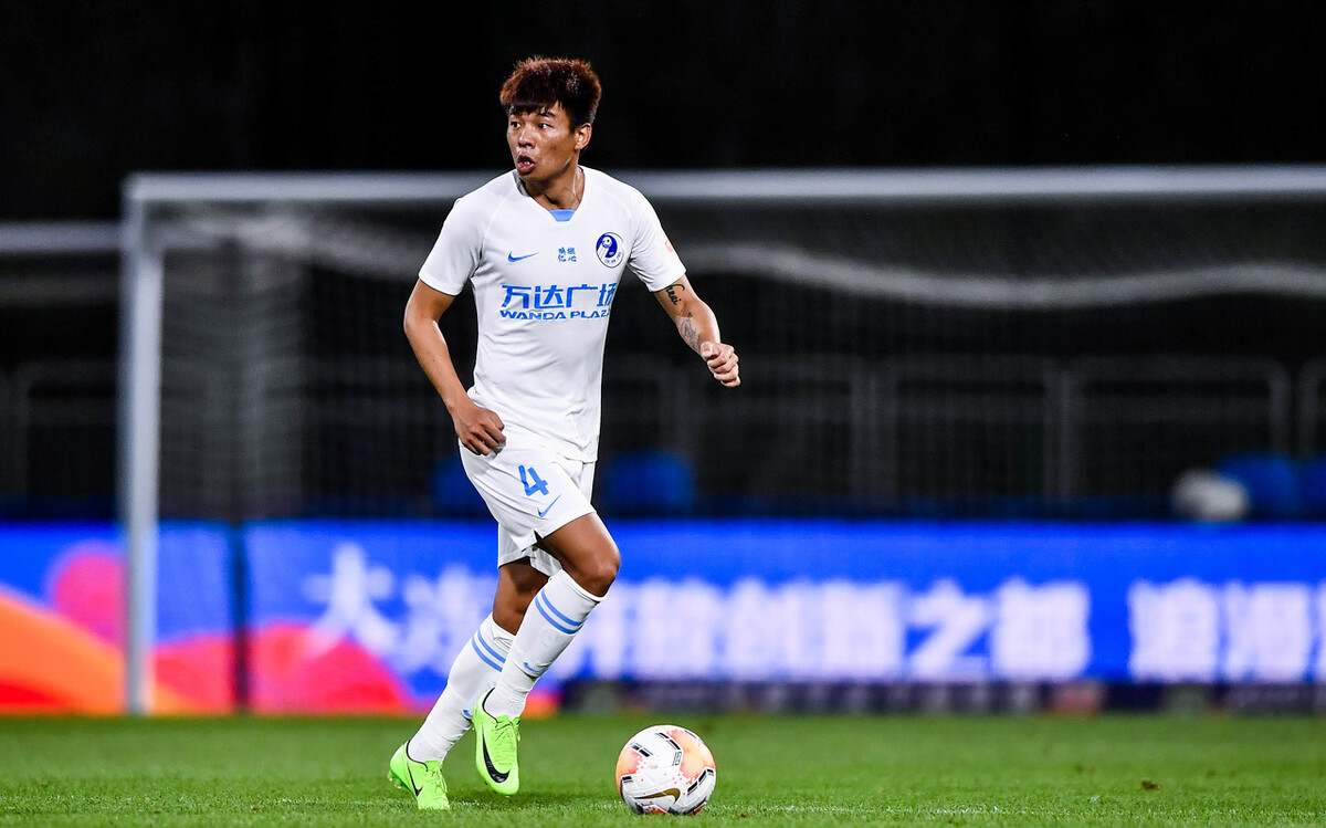 爱游戏入口-包含集结日菲尼克斯太阳伤情更新：荷甲节点到来，更衣室稳定，赛程密集仍需轮换的词条