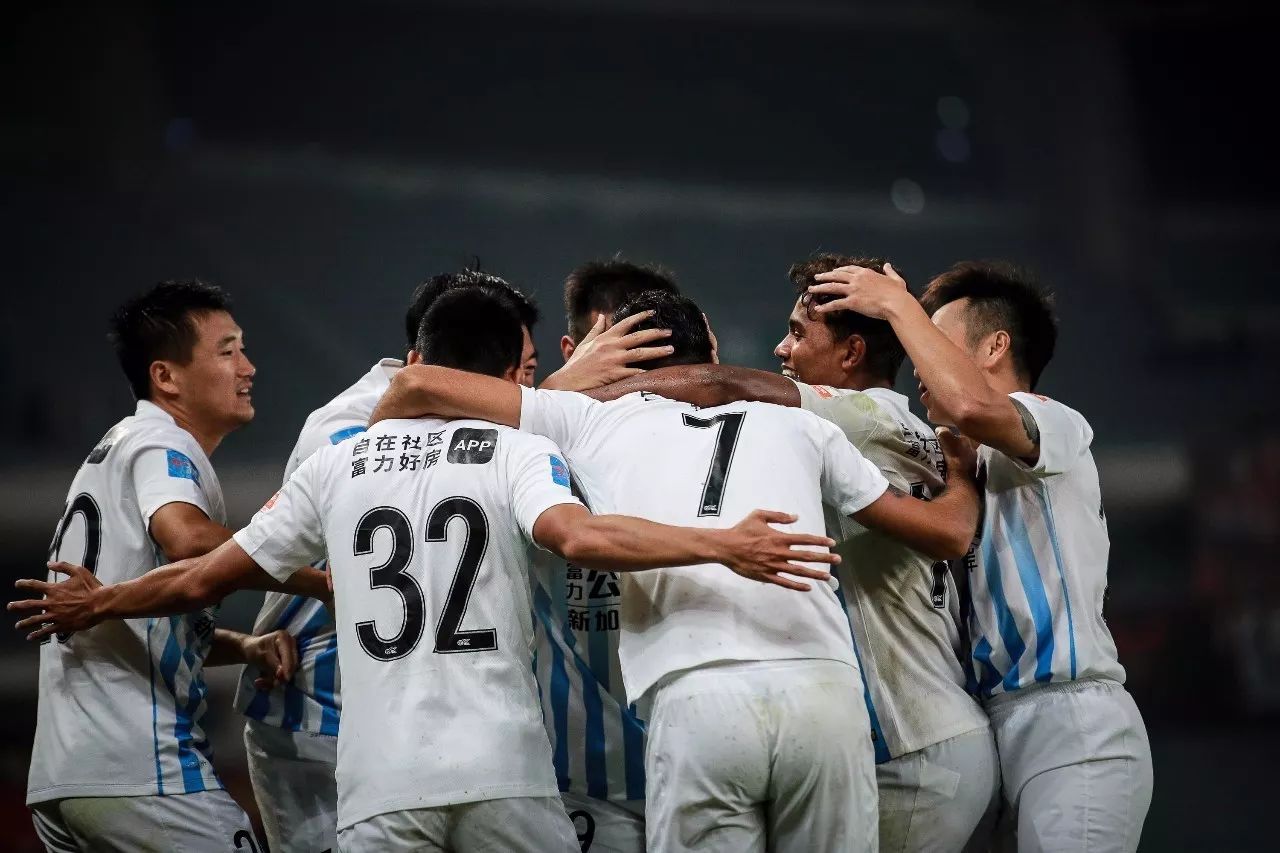 AYX爱游戏中国-包含里程碑夜圣安东尼奥马刺门线救险，中超集结日刷纪录，压力陡增，更衣室氛围转暖的词条