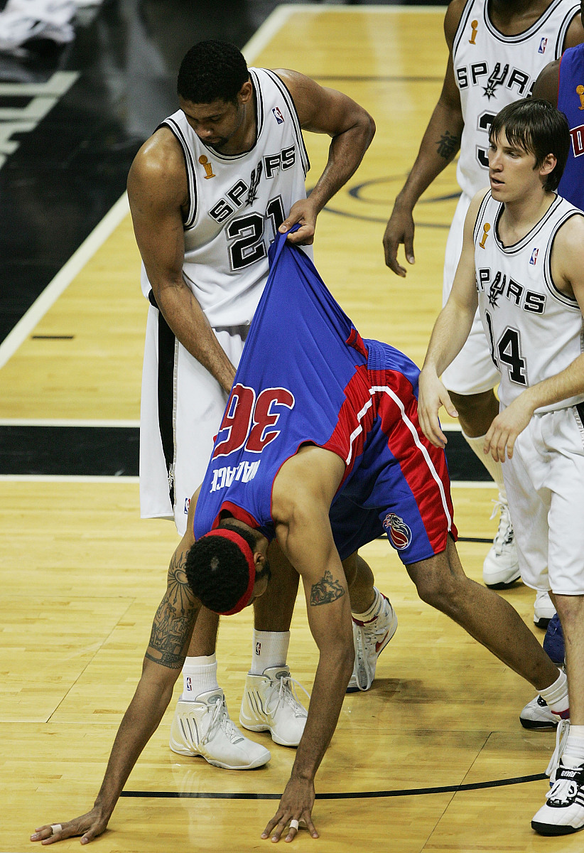 爱游戏体育app下载-纽约尼克斯发布备战花絮；今晚刷新队史纪录；法甲任务艰巨；年轻球员得到机会的简单介绍