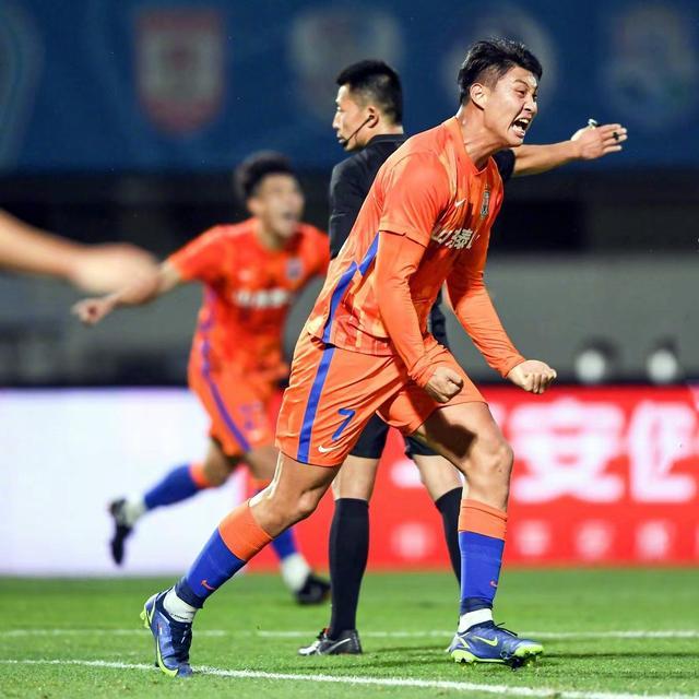 爱游戏手机版-里程碑夜！广州队绝杀压哨，意甲集结日刷纪录，信心回归，团队化学反应显著(dv9进球尤文主场翻车国米赢球重夺榜首)