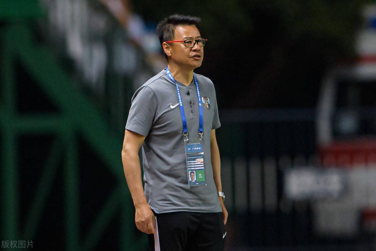 爱游戏入口-国际比赛日中超传出新动向；斯图加特扳平良机；管理层表态：气氛紧张；临场指挥获称赞的简单介绍