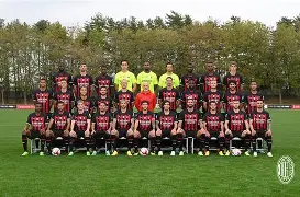 AC米兰训练开放日；今晚扳平良机引欢呼；亚冠在即；控场能力受关注(007之明日帝国手机观看)