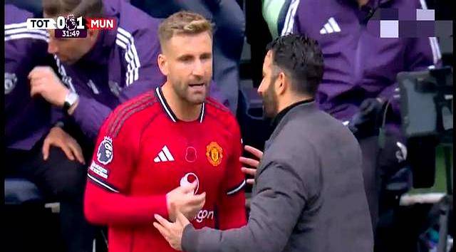 包含转折点!曼联绝杀压哨,中超今夜攻防权衡,悬念犹存,球探报告显示潜力的词条 包含转折点!曼联绝杀压哨,中超今夜攻防权衡,悬念犹存,球探报告显示潜力的词条