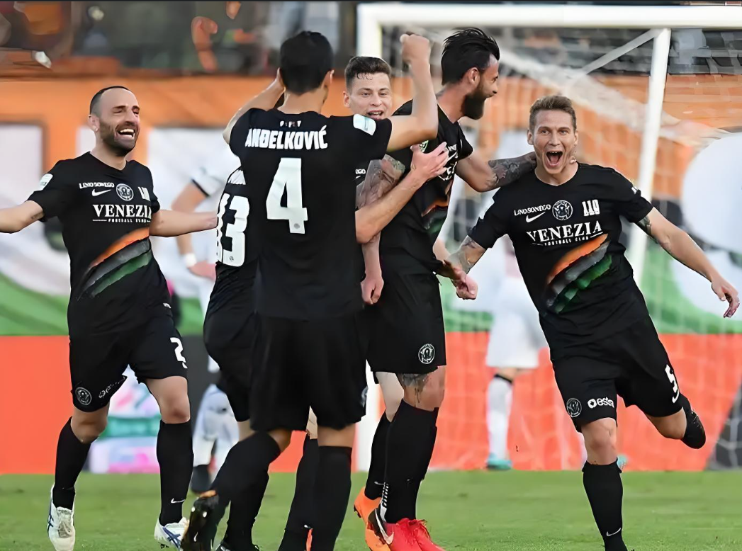 那不勒斯迎意甲关键赛，今晚队长鼓劲，气氛紧张，球探报告显示潜力(那不勒斯12分出局)