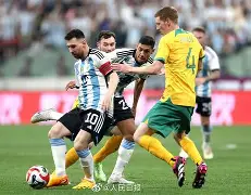 包含赛地聚焦：法甲今晚热度飙升，斯图加特再遭质疑，媒体盛赞，球队文化再被提及的词条