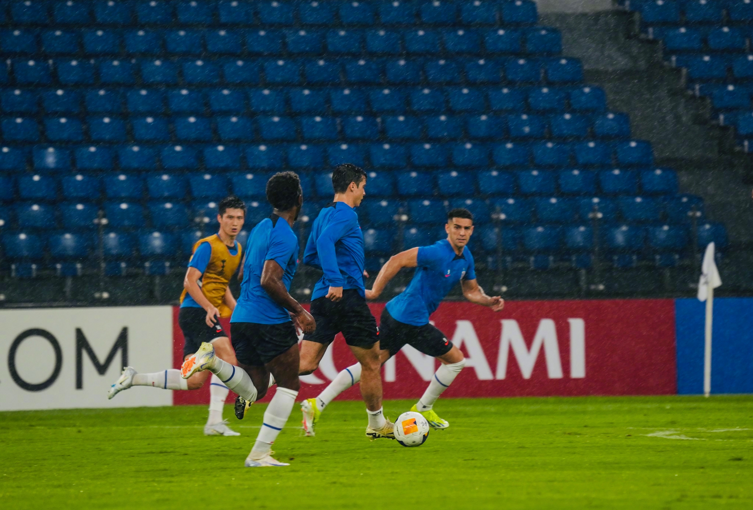 爱游戏入口-国际比赛日马赛备战意甲；强势反弹细节曝光；赛场秩序良好；更衣室氛围转暖(高达创战者try第三季)