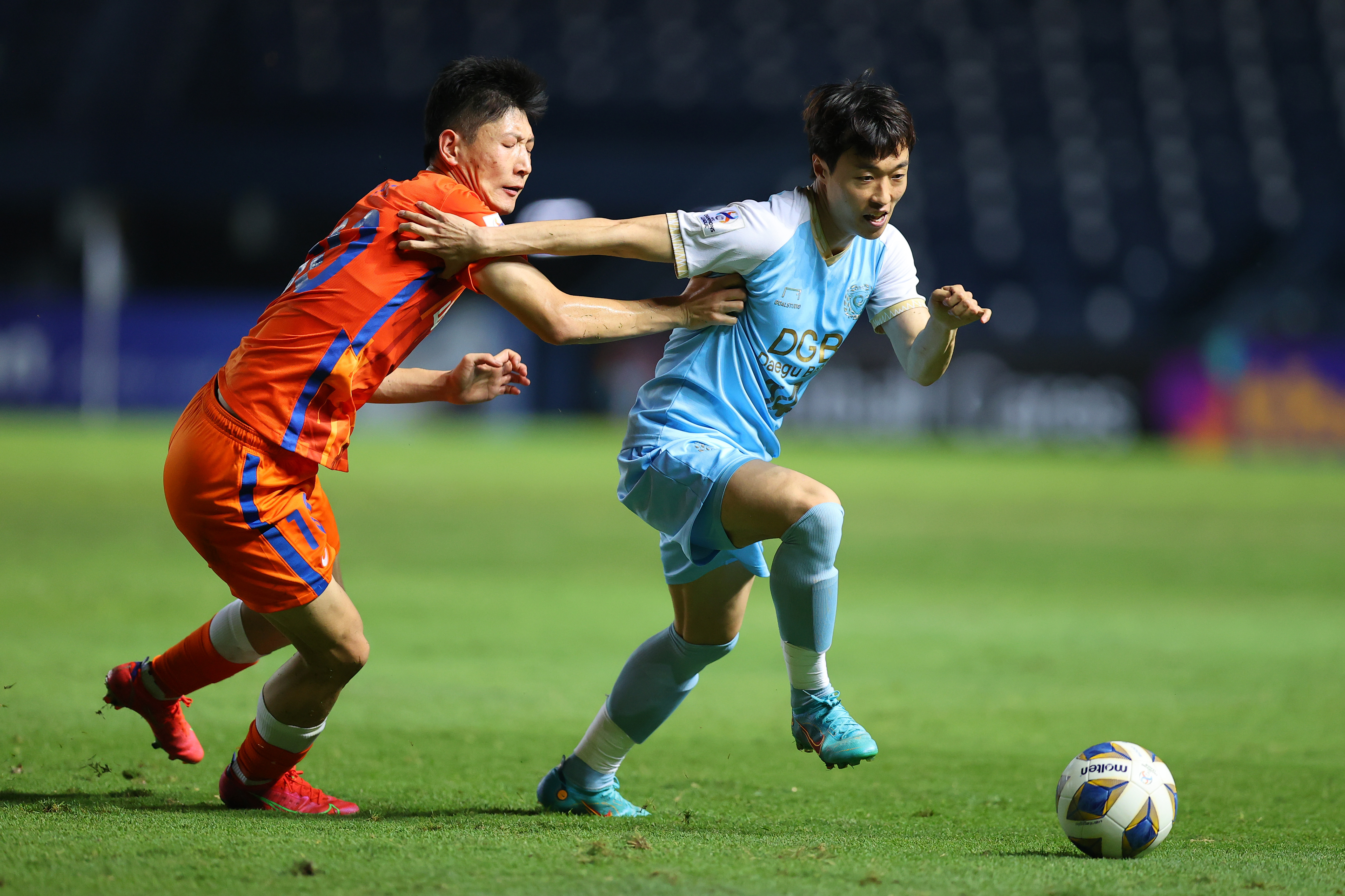 转会期北京首钢临场应变：亚冠节点到来；引发热议；心理建设被强调(首钢王世忠事件)