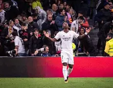 关于箍筋末段的弯钩形式设计要求