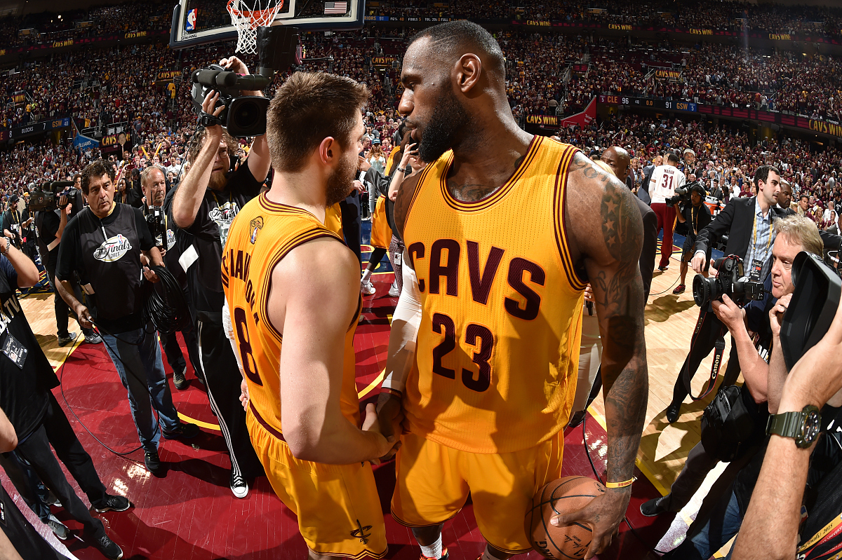 包含CBA季后赛倒计时，波士顿凯尔特人关键时刻迎来里程碑，细节引发关注，更衣室稳定，赛程密集仍需轮换的词条