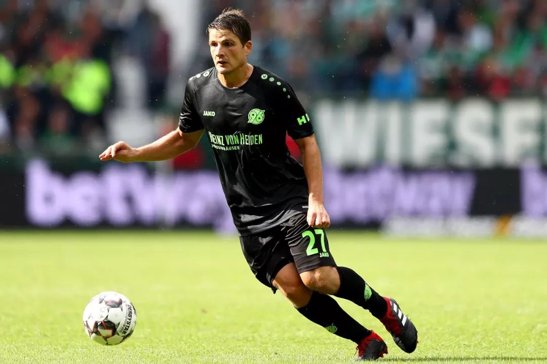 纽约尼克斯发布备战花絮；今夜防线松动；足总杯任务艰巨；心理建设被强调(饥饿者杜恩任务流程)