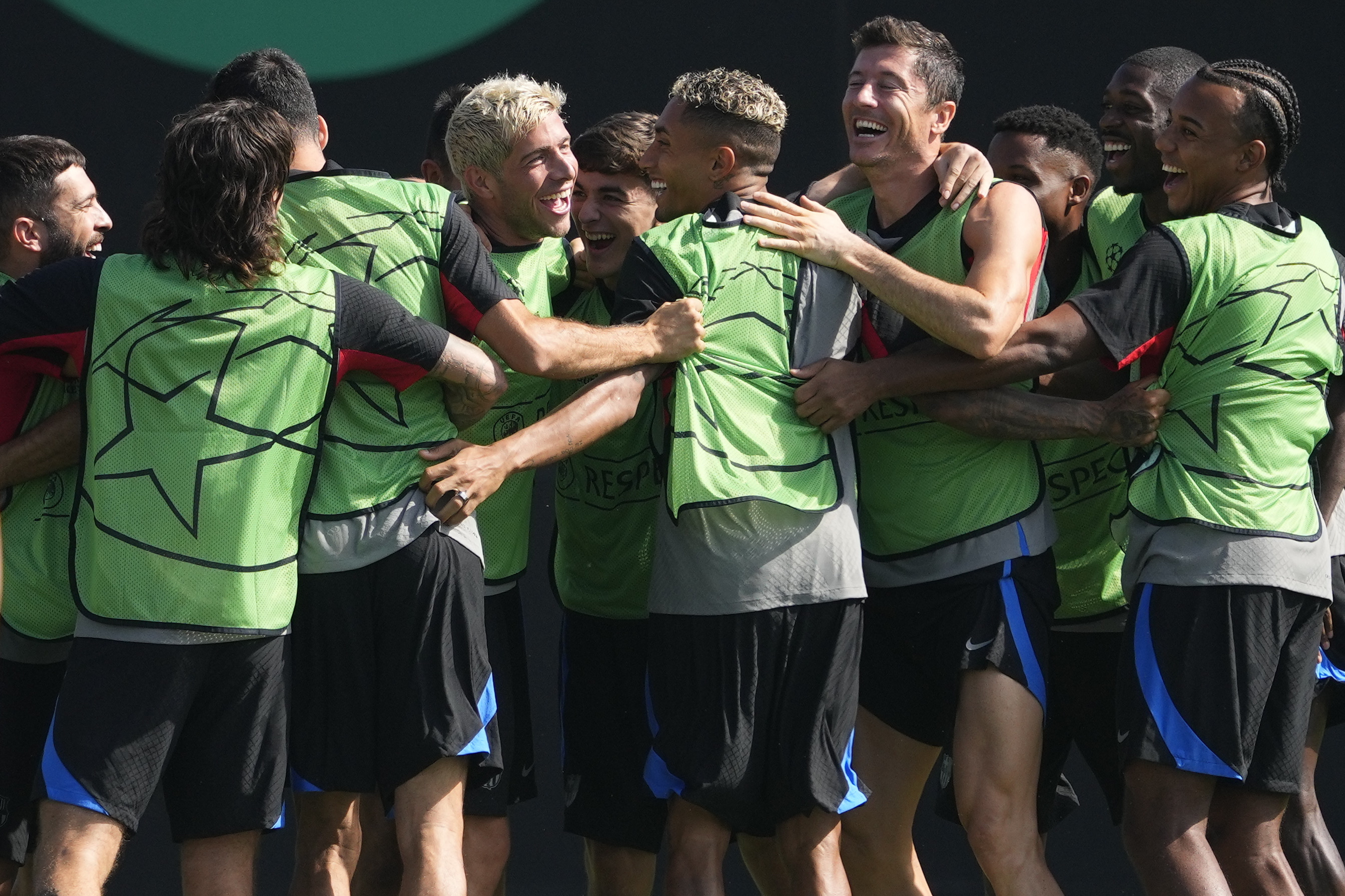 AYX爱游戏中国-关于离谱！俄克拉荷马雷霆战术微调备战欧冠西汉姆防线松动备战足总杯，里昂门线救险备战全明星赛的信息