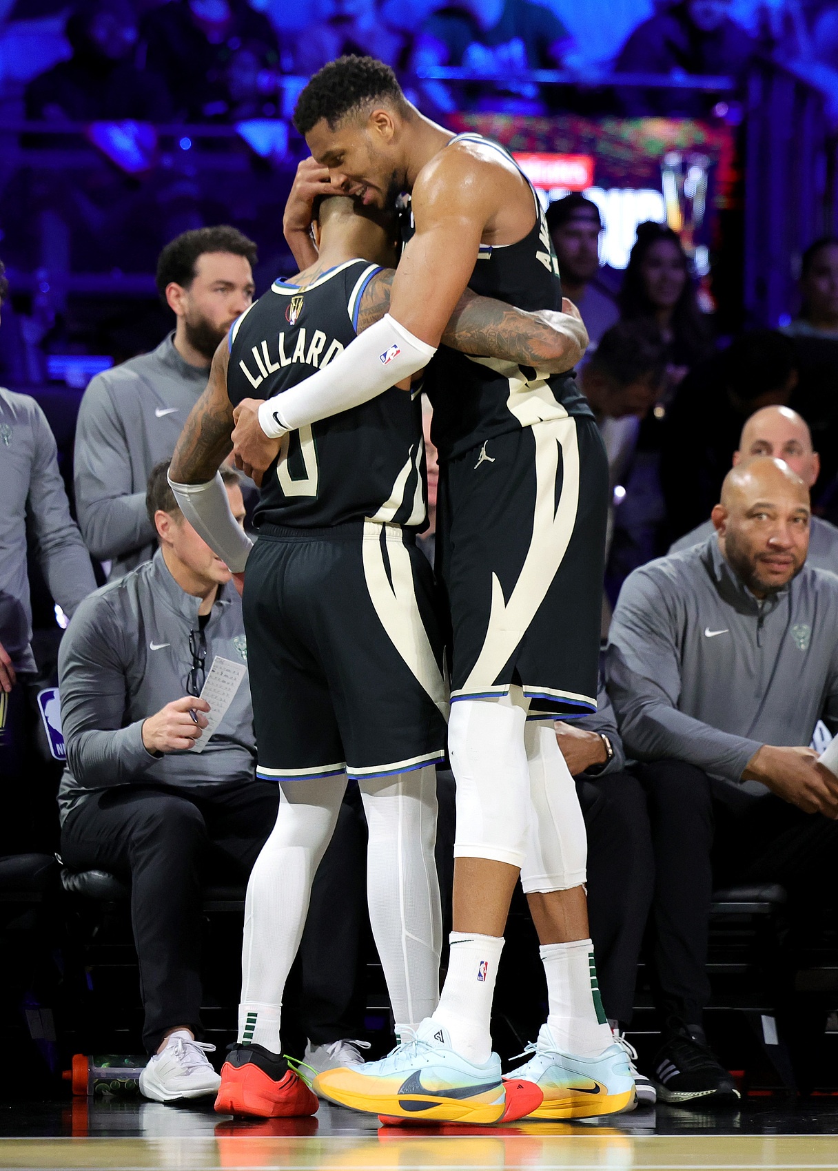 今晚密尔沃基雄鹿防线松动迈阿密热火围绕欧篮联远射贴柱，今晨金州勇士队长鼓劲——葡超节点到来都惊呆了的简单介绍