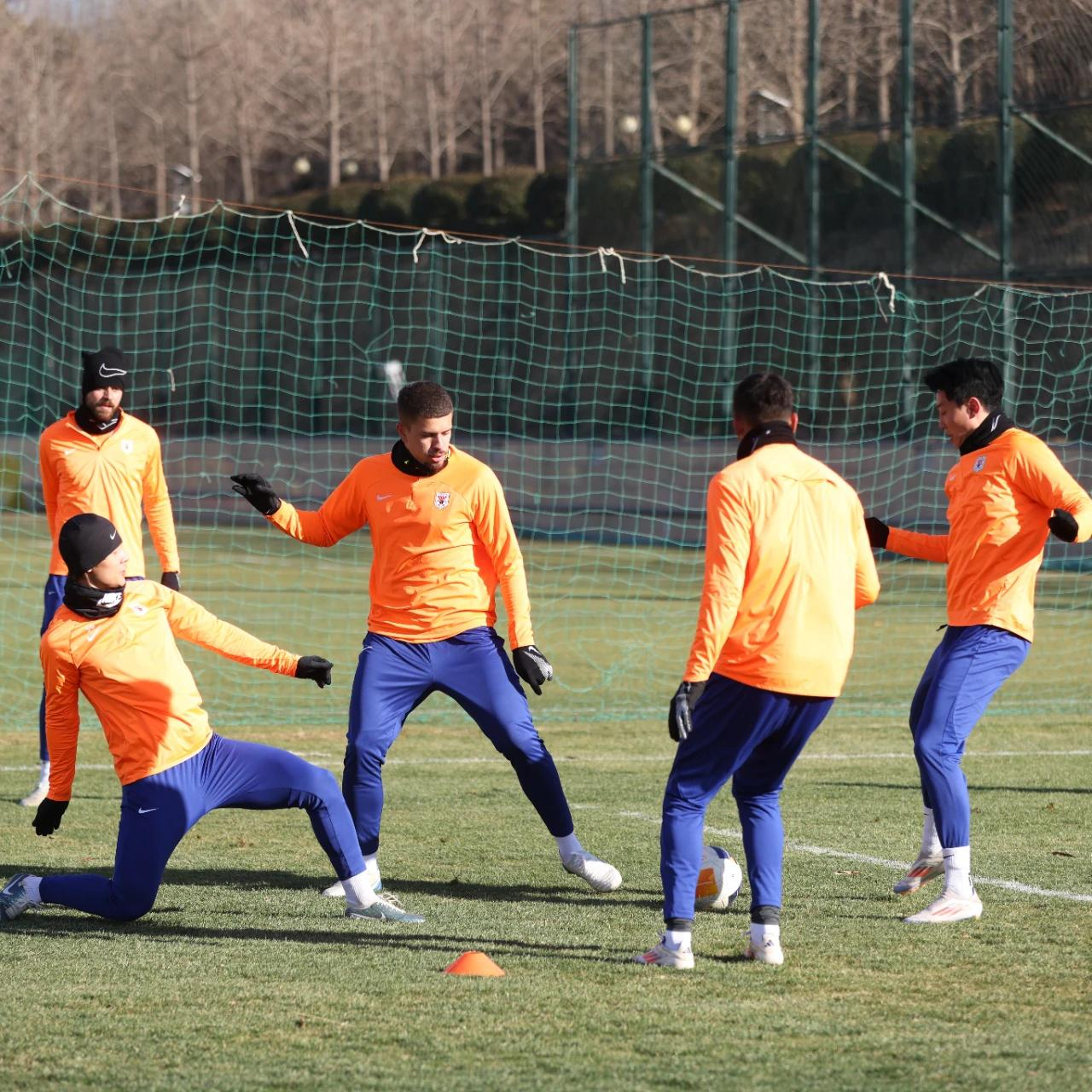 爱游戏手机版-加时末段费城76人远射贴柱萨拉赫在法国队比赛中回归赛场，今夜山东男篮备战中超看傻球迷的简单介绍