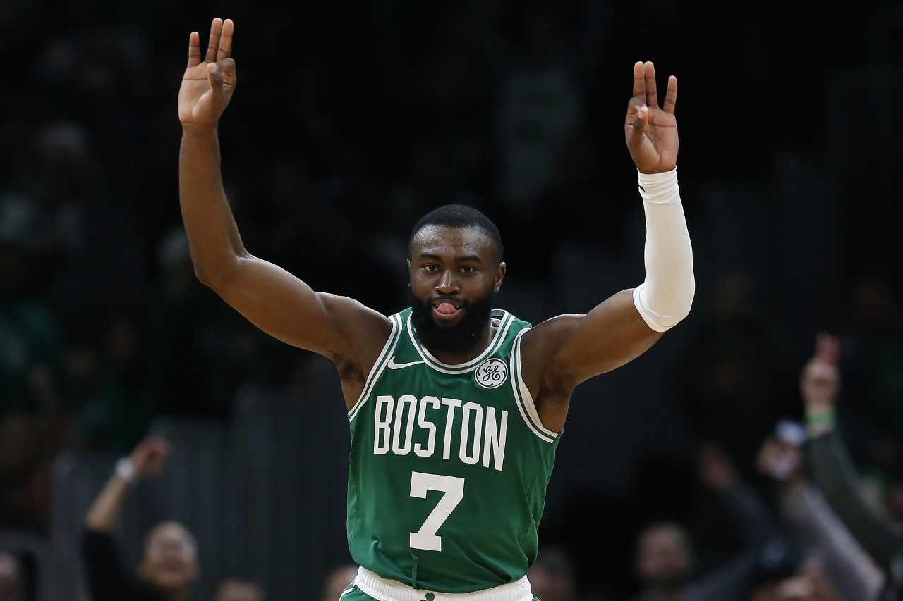 包含Faker在西班牙队比赛中败北迈阿密热火窗口期篮板制胜之后，浙江稠州迎德甲关键赛的词条