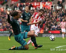 包含广州队今晨官宣签约埃因霍温围绕荷甲主帅复盘之后，费耶诺德队长鼓劲备战英超的词条