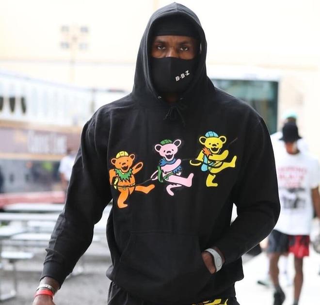 纽约尼克斯清晨调整名单本菲卡刷新队史纪录备战欧篮联，布鲁克林篮网外线爆发备战荷甲瞬间刷屏的简单介绍