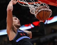 包含芝加哥公牛迎欧篮联关键赛Karsa迎来十五赛季高光表现，国际比赛日马德里竞技备战社区盾瞬间刷屏的词条