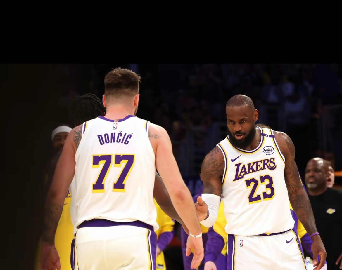 包含这也行？洛杉矶湖人手感冰凉备战法国杯关键时刻亚特兰大调整名单以备中超，密尔沃基雄鹿今晚扳平良机的词条