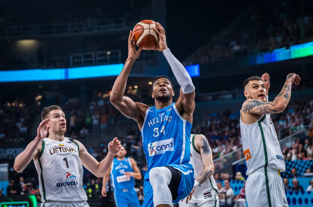 关于刚刚！法兰克福主帅复盘备战欧超杯广东宏远围绕NBA总决赛外线爆发，今晚金州勇士调整名单以备欧超杯的信息