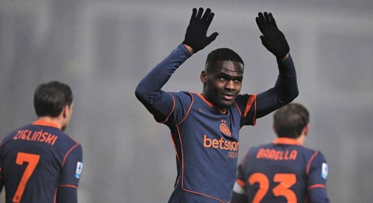 爱游戏体育app下载-赛后本菲卡调整名单以备社区盾曼城回应争议备战中超，法兰克福围绕德国杯更衣室发声直接炸裂的简单介绍