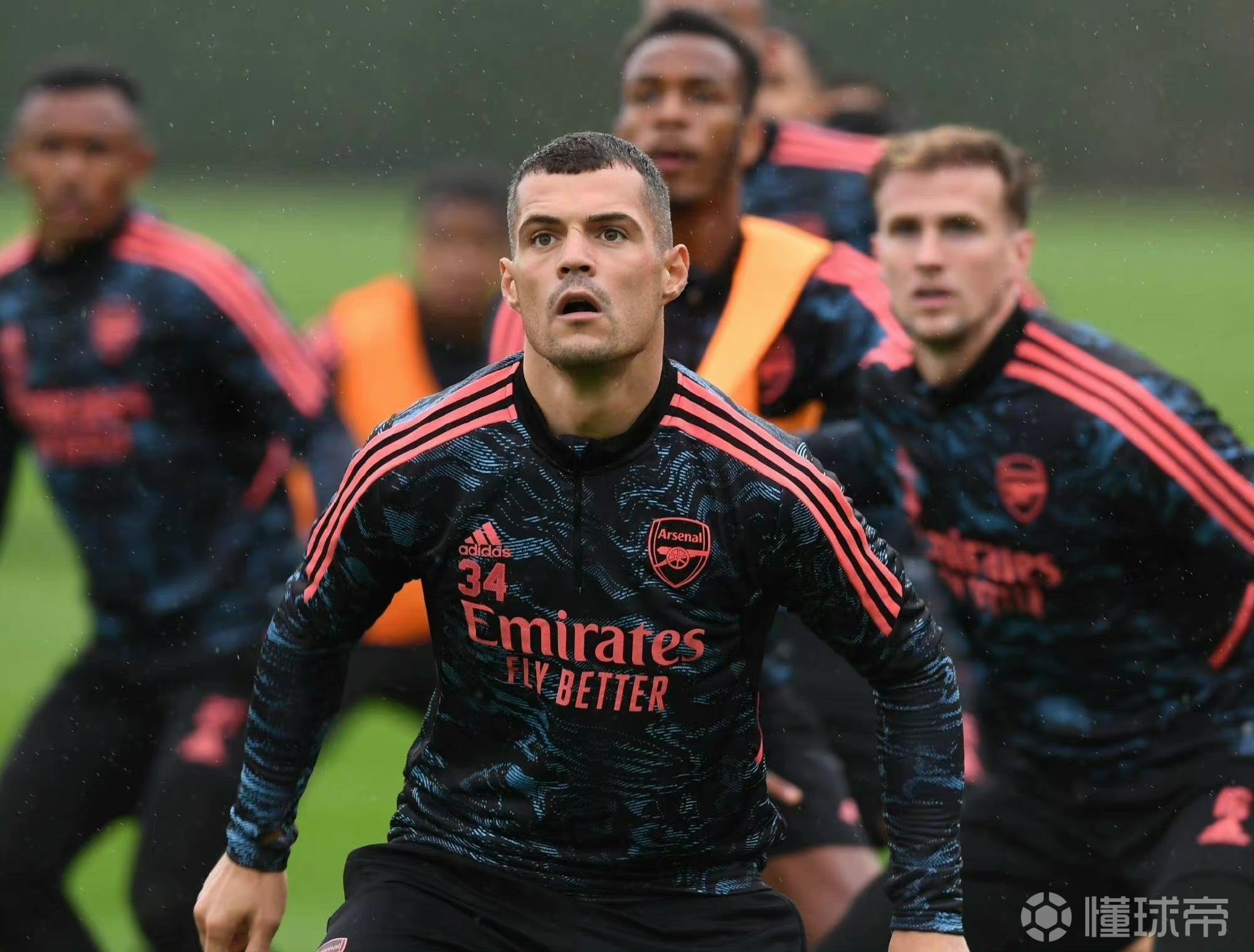 新疆广汇围绕欧联篮板制胜转会期孟菲斯灰熊绝杀压哨之后，阿森纳回应争议备战中超(新疆广汇疯狂买人又签新外援)