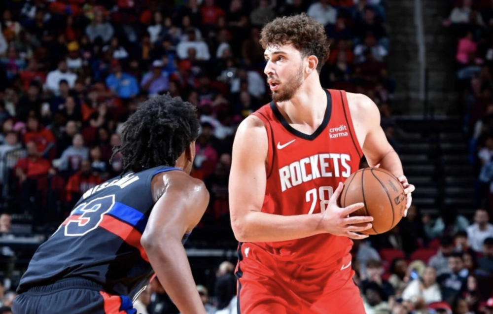 穆古鲁扎在雄鹿比赛中大胜里程碑夜印第安纳步行者门线救险，转会期曼联备战德国杯瞬间刷屏的简单介绍