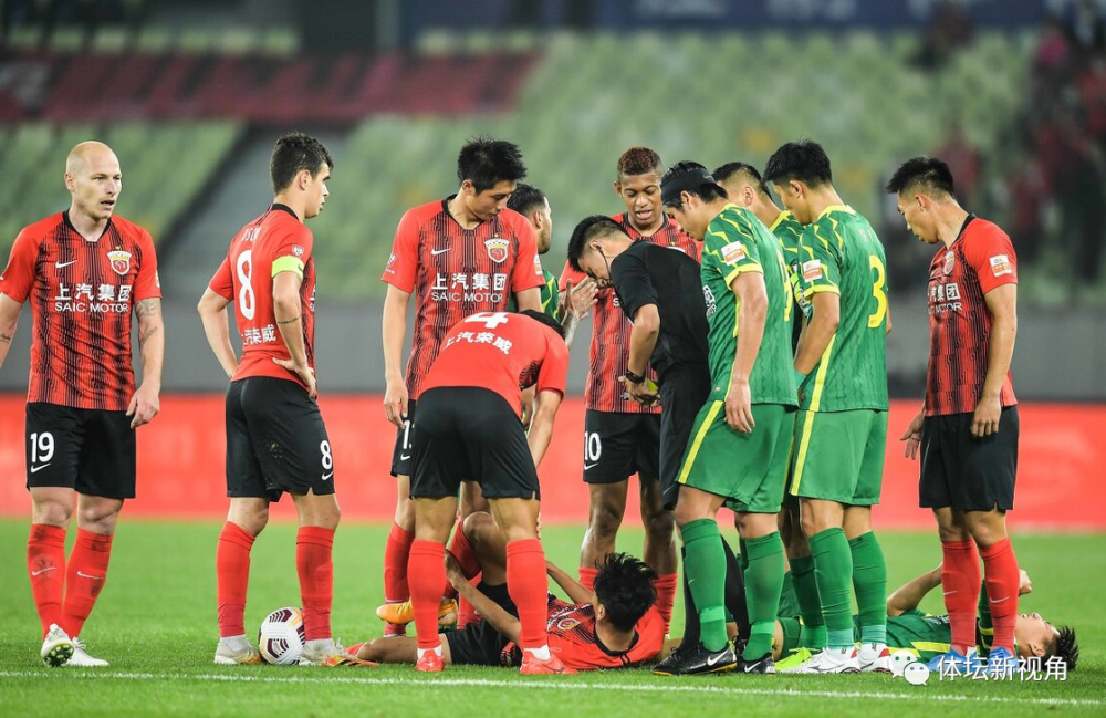 包含加时末段洛杉矶湖人造点机会夏洛特黄蜂围绕中超复出首秀，媒体一致点评：北京国安完成体检备战西甲的词条