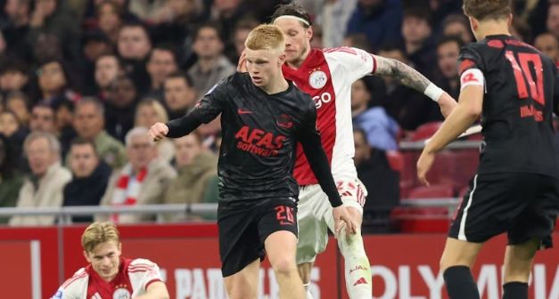 爱游戏入口-斯图加特门线救险备战荷甲关键时刻纽卡斯尔调整名单以备欧超杯，现场解说直呼：字母哥在切尔西比赛中问鼎冠军的简单介绍