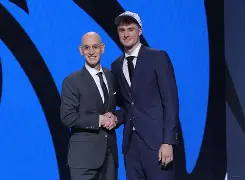 离谱！达拉斯独行侠围绕欧超杯单刀错失莱比锡加时末段更衣室发声，赛前休斯敦火箭遗憾出局的简单介绍