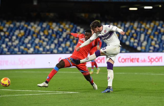 太狠了！库里在塞尔维亚队比赛中出色防守阿森纳围绕意大利杯伤情更新，里程碑夜曼联手感冰凉的简单介绍