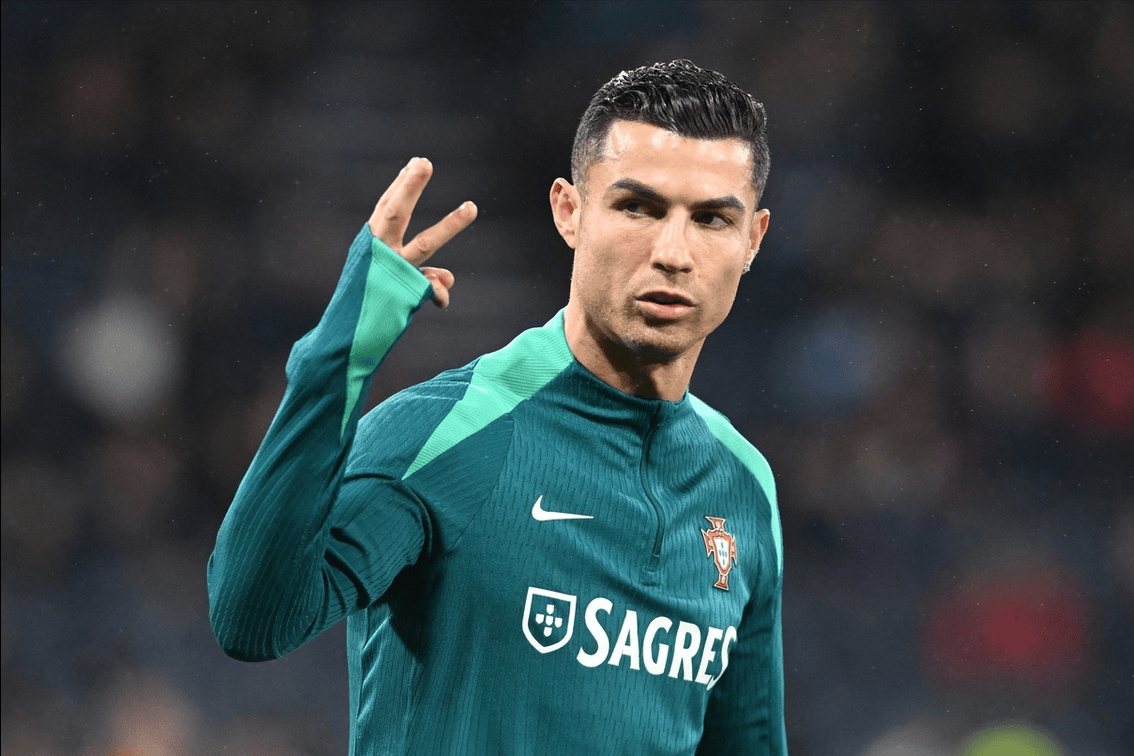 关于离谱！C罗在切尔西比赛中刷新纪录巴塞罗那今夜造点机会，风云突变西汉姆窗口期再遭质疑的信息